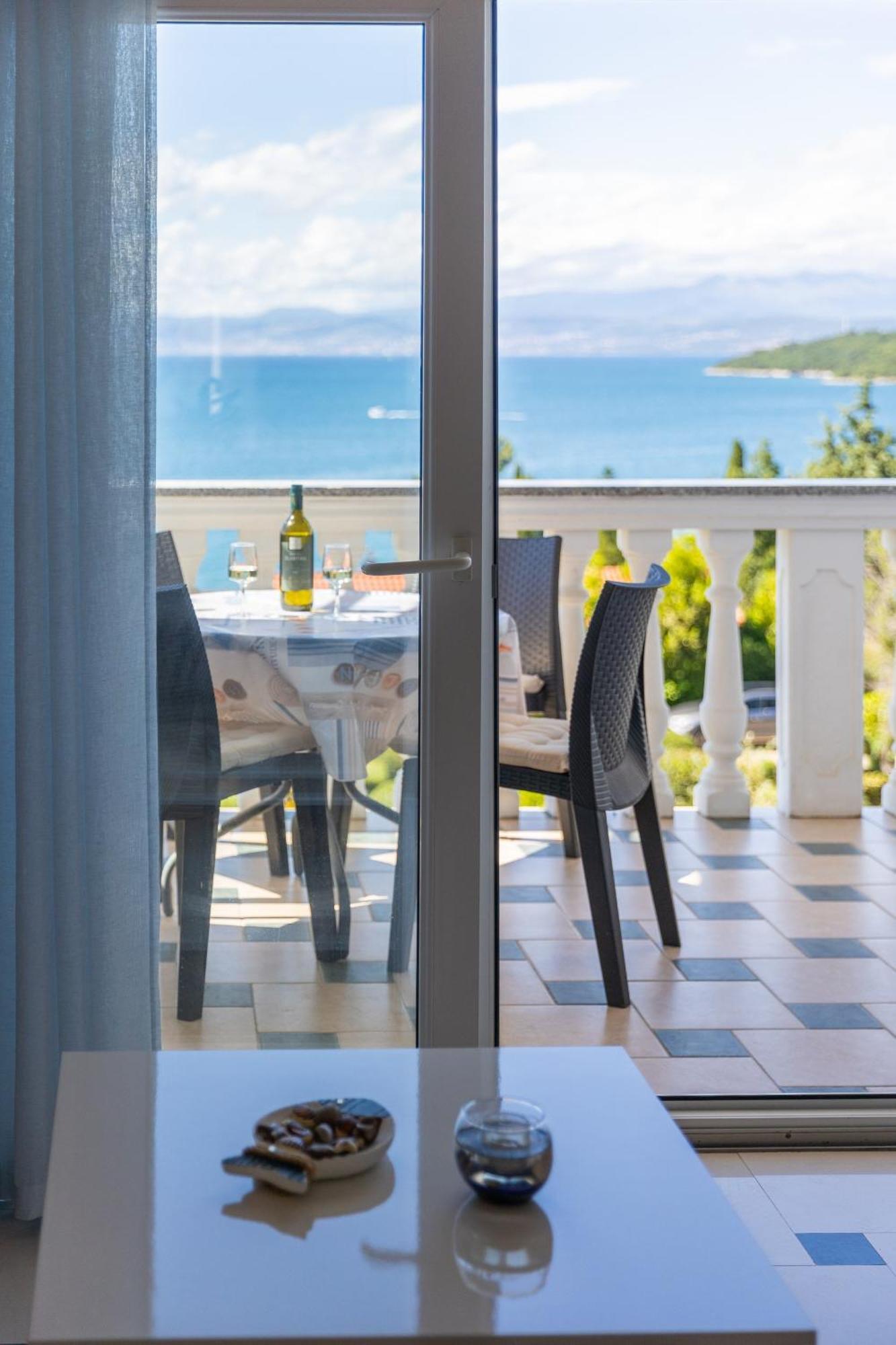 Apartments By The Sea Njivice, Krk - 5296 Room photo